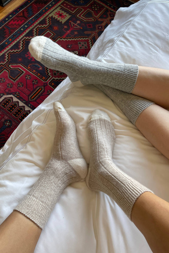 Classic Cashmere Socks: Fawn