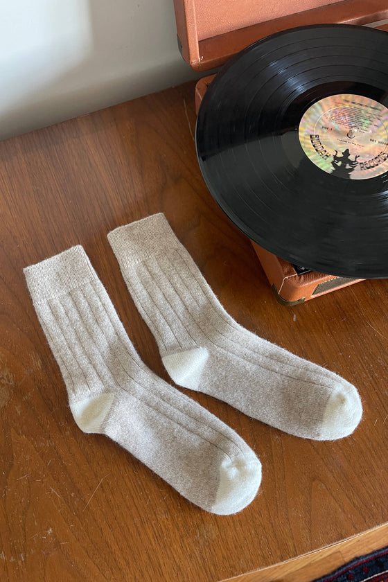 Classic Cashmere Socks: Fawn